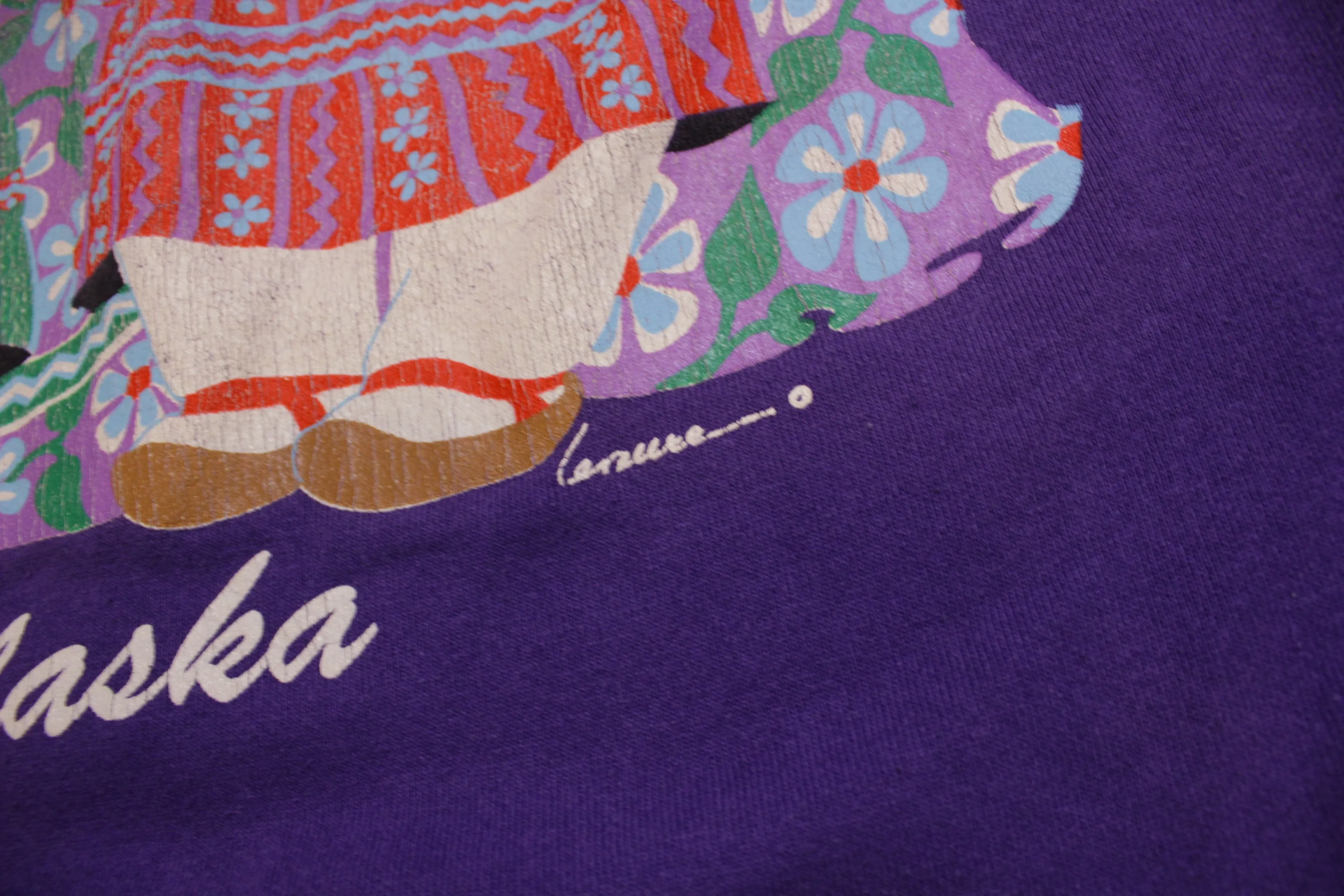 Alaska Eskimo Vintage Purple Flower Parka 90's Crewneck Sweatshirt