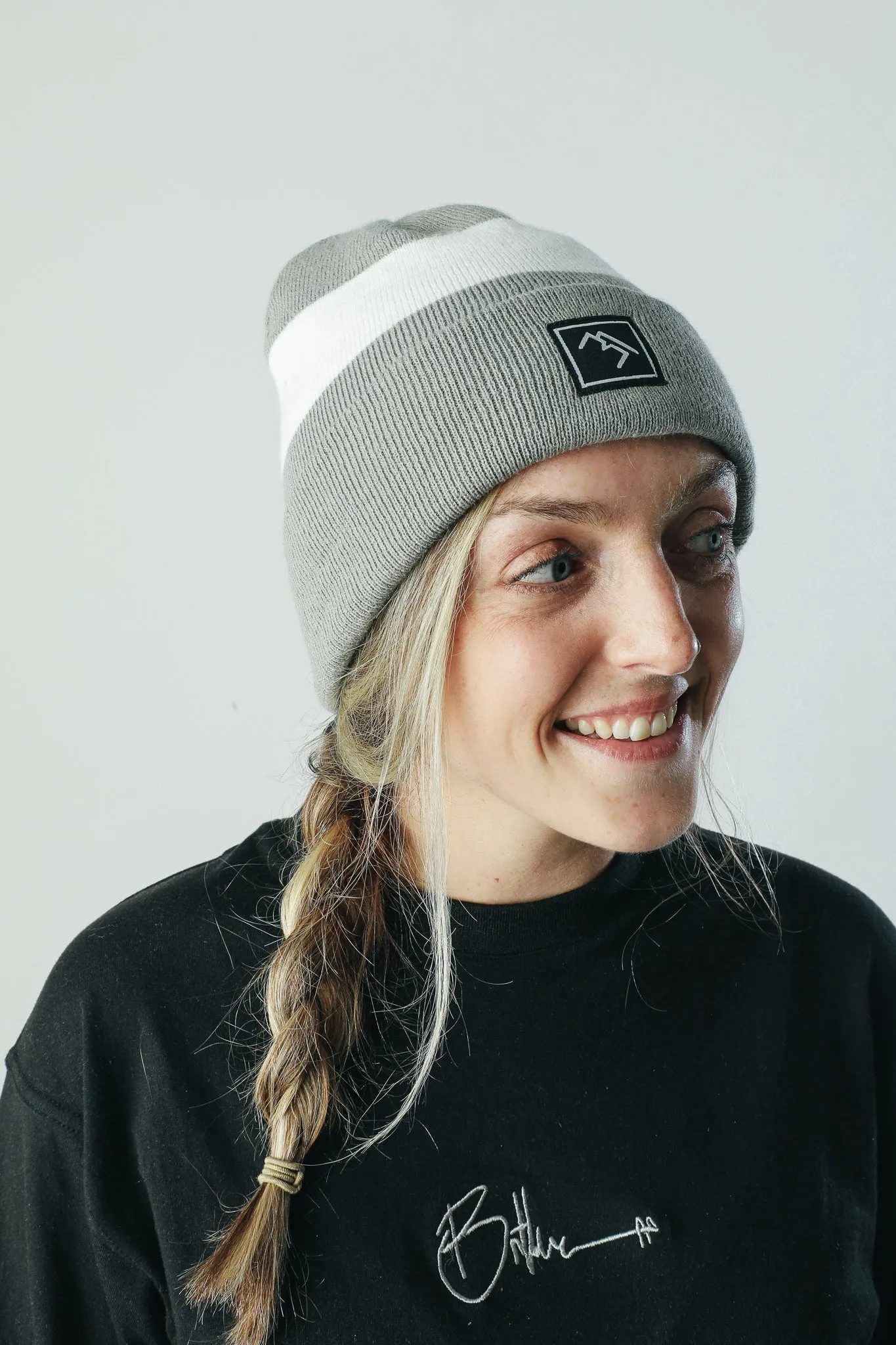 Beanie - Ash / White