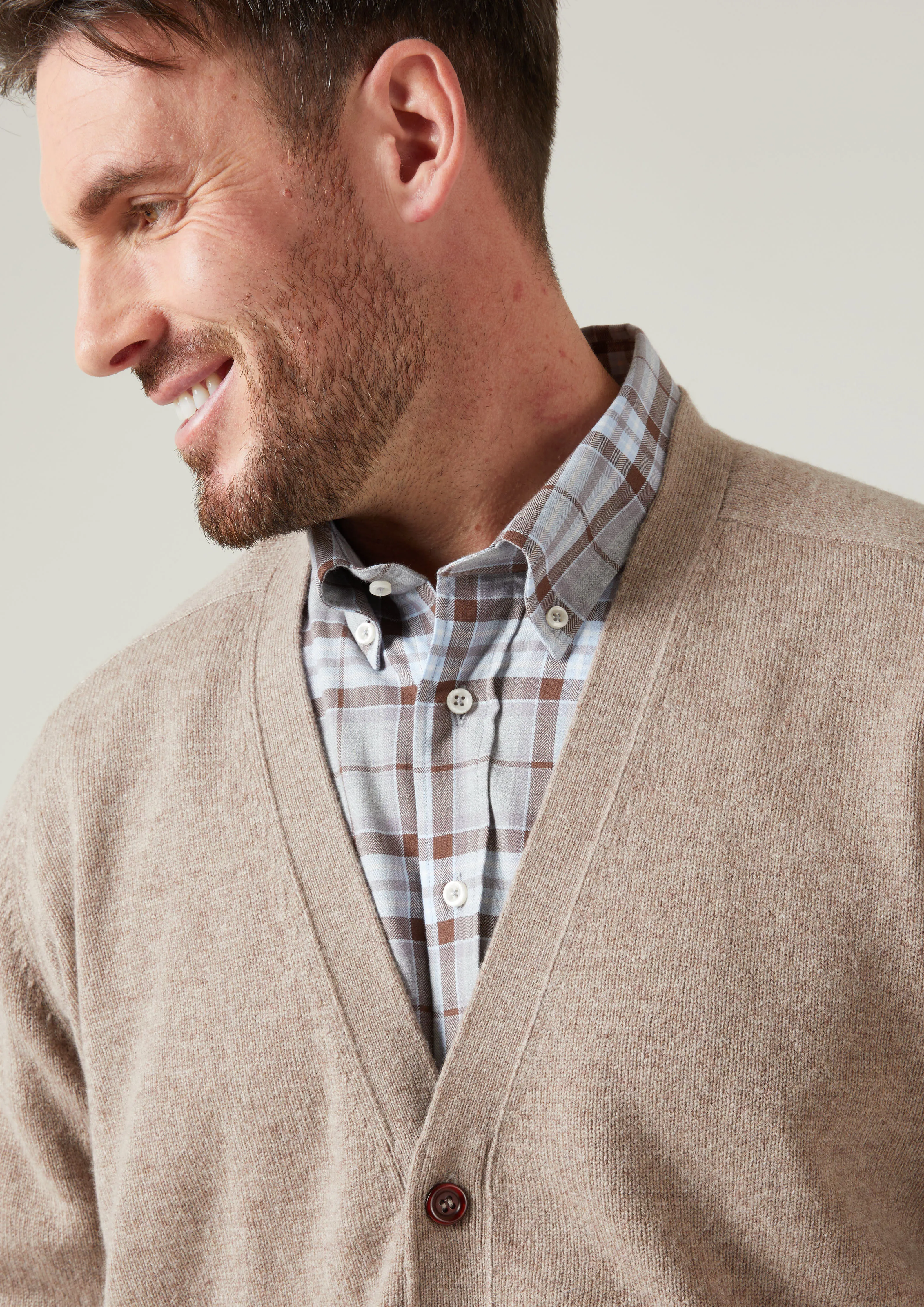 Cornwall Lambswool Cardigan in Mushroom - Classic Fit