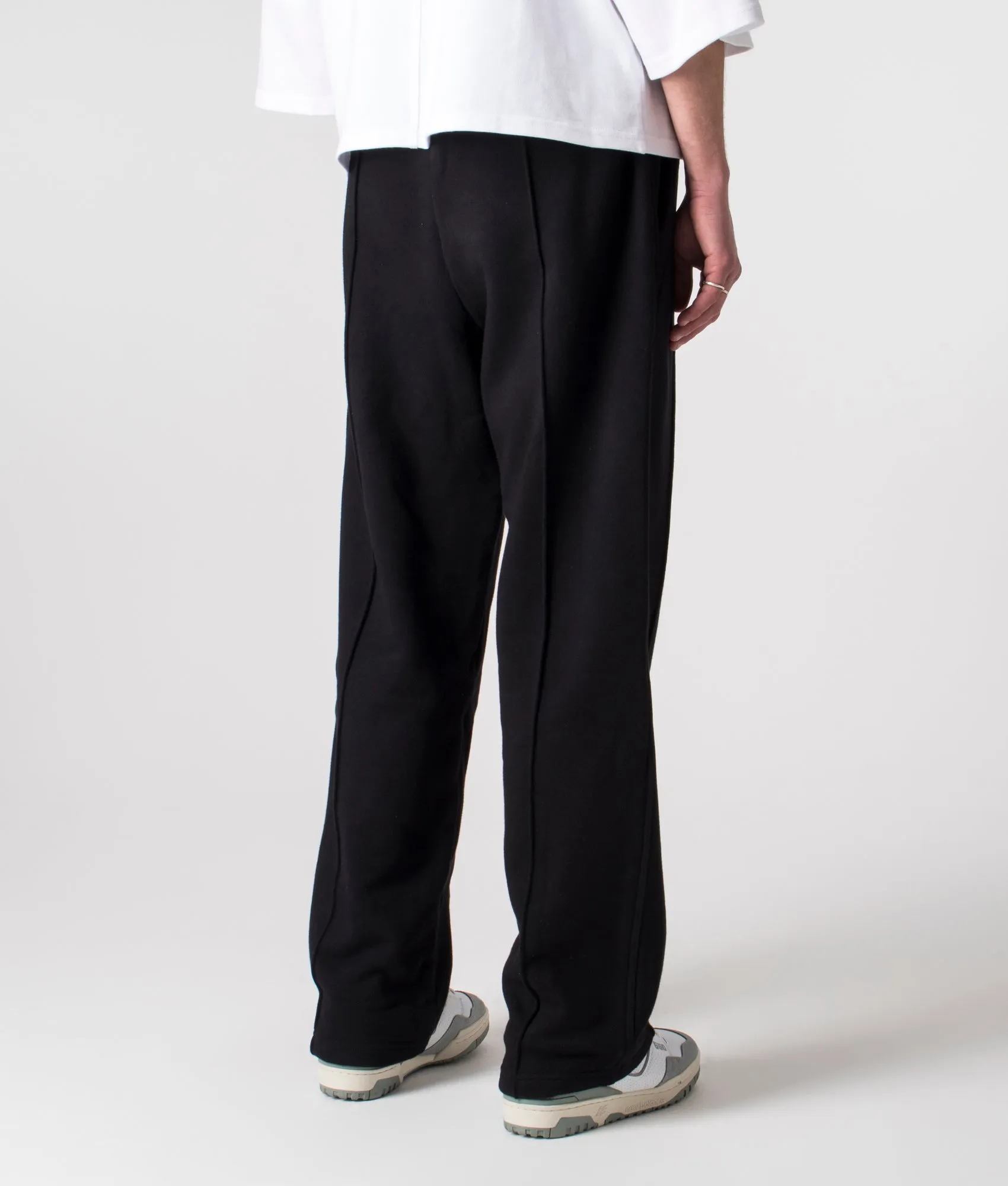 Relaxed Fit Essential Pleated Sweatpants