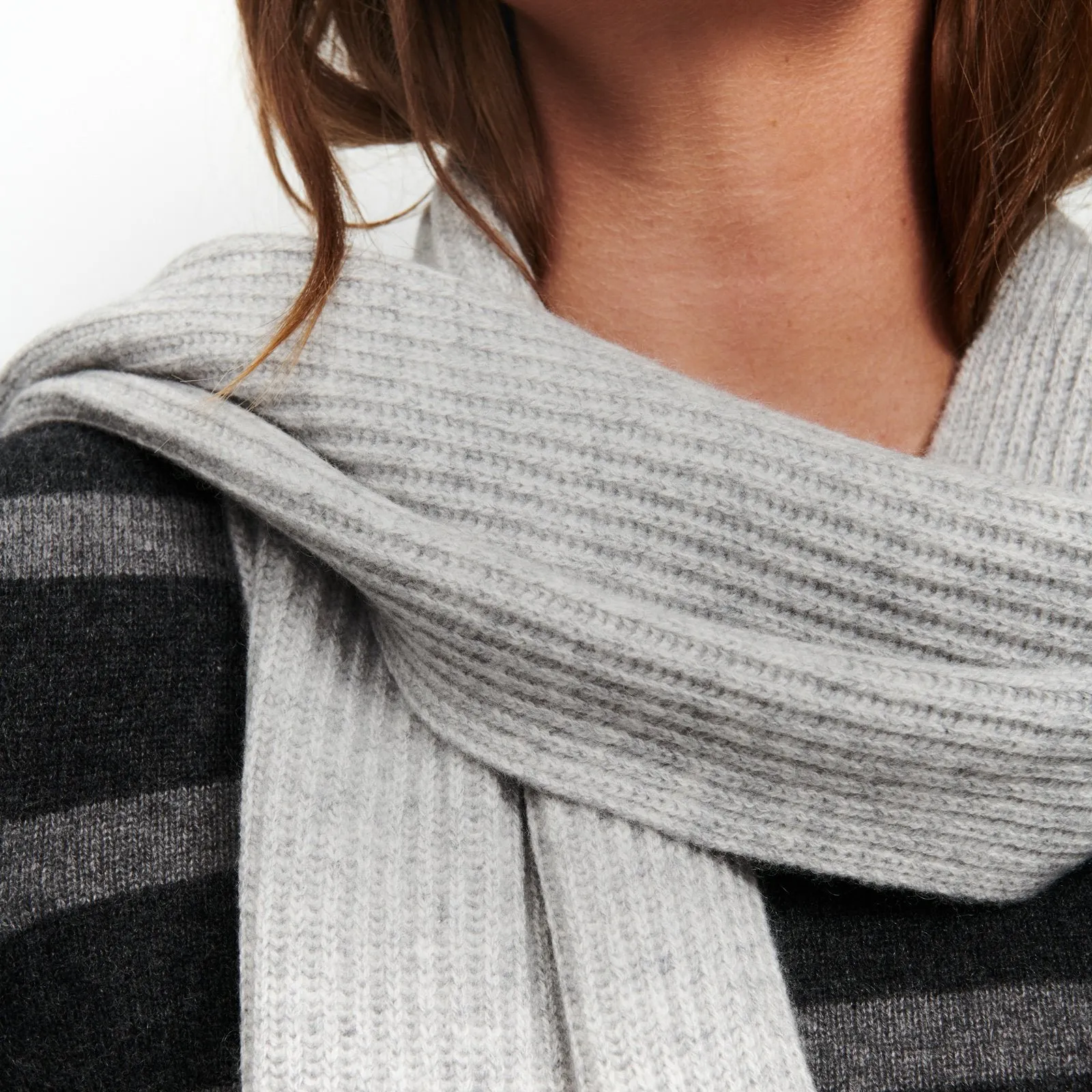 Signature Ribbed Cashmere Scarf