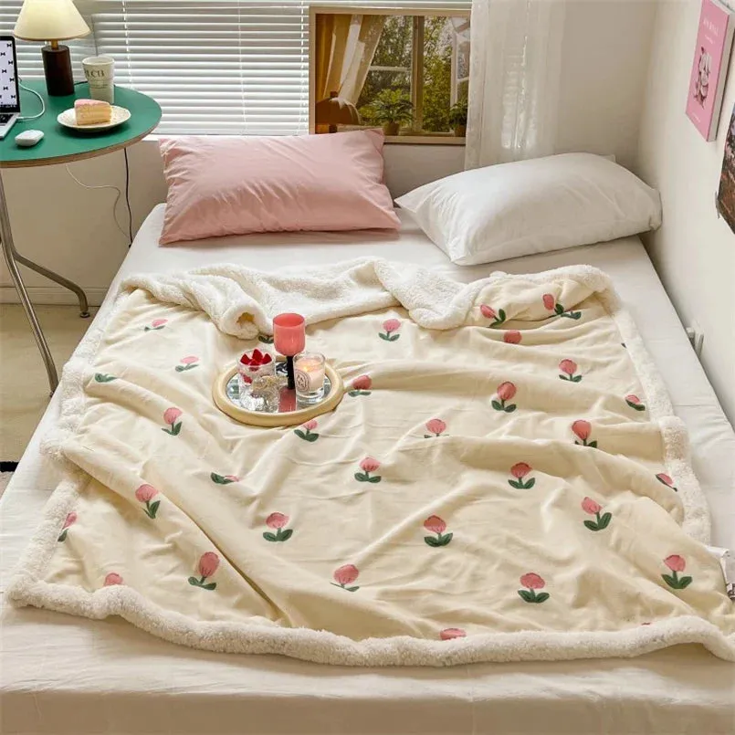 SINOTAO  -  Cartoon Lamb Fleece Office Nap Soft Shawl Blanket Warm Household Air Conditioning Sofa Cover Blanket All Seasons Universal